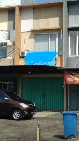 Dijual Ruko 2 LT, Parkir Luas, Lokasi Strategis Pinggir Jalan
