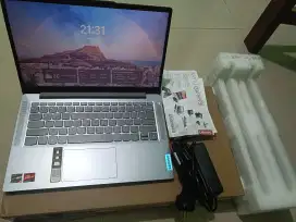 laptop Lenovo Ideapad slim 3