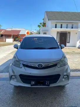 Dijual murah aja mobil kesayangan Avanza Veloz A/T