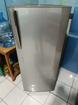 Freezer rak merek LG 6 rak