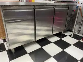 Undercounter Chiller 3 pintu