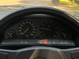 BMW 318i 1987 Bensin