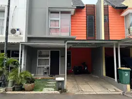 Di Sewakan per tahun Rumah Limo depok krukut