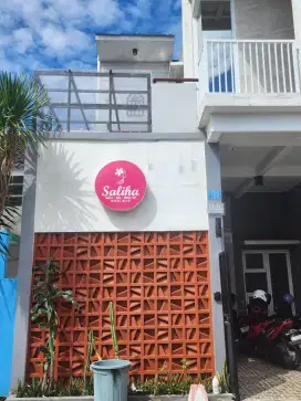 Penjaga Parkir untuk Salon
