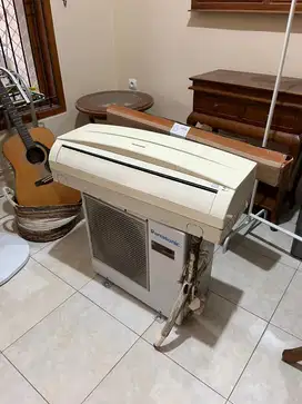 Di jual AC Panasonic 1 PK