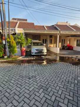 DISEWAKAN / DIKONTRAKKAN Rumah Grand Delta Sari Cluster Magnolia