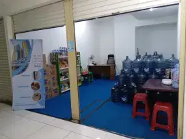 Mencari pekerja toko