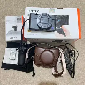 Sony Cybershot RX100 M7 Camera Mark VII (Vlogging Kit)