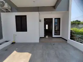 Rumah dua lantai di jakarta timur