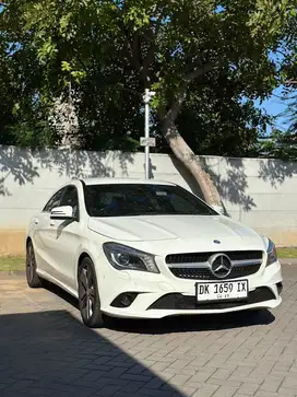 Mercedes Benz CLA200 2015