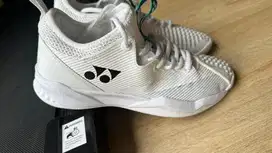 Yonex eclipse white