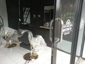 Kemitraan Usaha Motong'in Barbershop