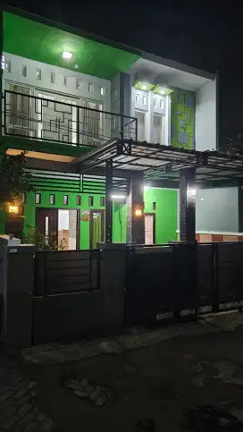 Disewakan dikontrakan Rumah di Jalan Japos Raya 3 lantai 4 kamar tidur