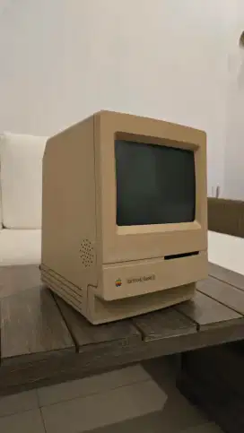 Apple macintosh classic II tahun 1990an barang koleksi apple