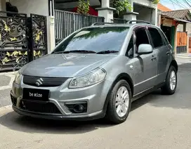 Suzuki sx4 x-over facelift 2011 silver metalik mulus terawat cash nego