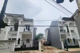 SIAP HUNI Rumah Mewah 2 Lantai Cibubur Ciracas Jaktim Jakarta Timur