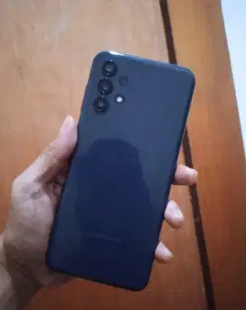 Dijual cepat samsung a13 4/128 GB fullset nominus pakaian cewek