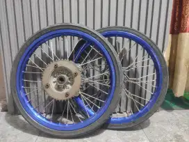 Jual velg motor (gk sama ban nya velg nya aja)