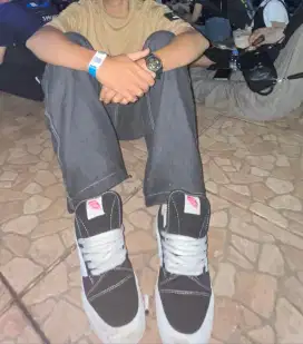VANS KNU SCHOOL (ORI)