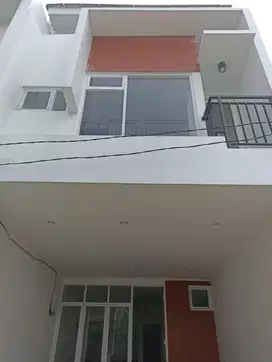 SIAP HUNi Rumah 2 Lt Dekat Stasiun LRT Ciracas Jaktim Jakarta Timur