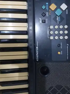 Keyboard YAMAHA PSR 223 seken
