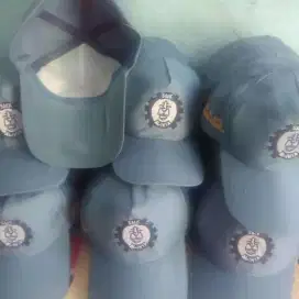 Topi sekolah logo