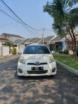 Toyota Yaris e matic 2012 putih