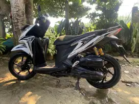 Vario KZR putih silver