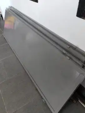 Pintu garasi dan toko