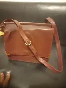 Di jual tas merk cartier paris bahan kulit masih mulus