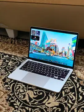 MacBook Pro 2022 M2 13 inch 8/256