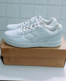 Jual sepatu casual wanita diadora raptor low full white size 39