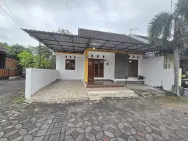 Dijual/ Disewakan rumah cocok untuk hunian/ kantor !!