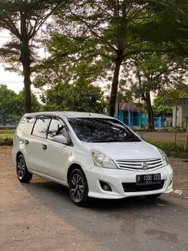Dijual Nissan Grand Livina Automatic Tahun 2012 Siap Pakai Mulus Nego