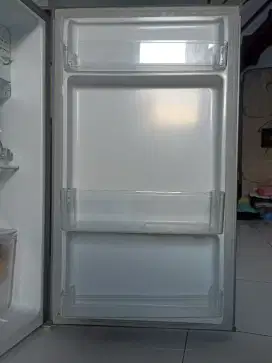 Kulkas dan Rak Bersih 2nd Like New ex Kost