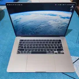 Apple MacBook Air 15 in Starlight M3 24 / 512 iBox Mint