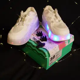 Sepatu Roda/Sneakers Anak Fladeo
