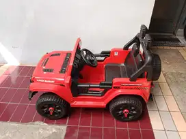 Mobil Aki Mainan Anak Jeep