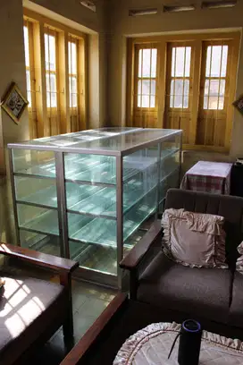 Etalase Kaca Aluminium Ukuran Besar
