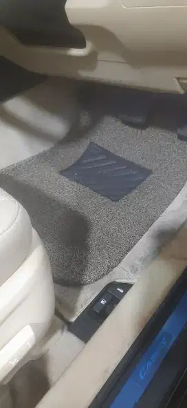 Dijuàl cepat karpet mie  bekas, untuk mobil jok dua baris