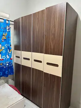 Lemari Baju 4 pintu INFORMA