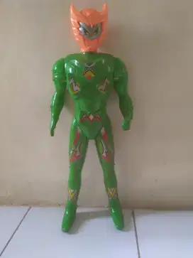 Robot Ultraman besar tinggi 74 cm
