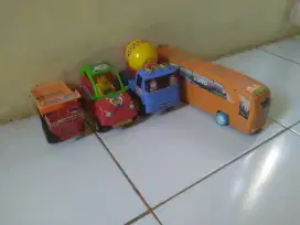 Mainan mobil-mobilan anak bekas 4 pcs