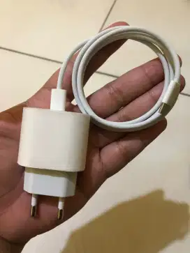 Charger iPhone 15 C to