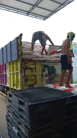 Sewa truk pindahan rumah dan alat proyek bangunan dan lain2