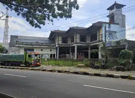Raya ida bagus mantra gianyar bali