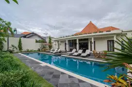 Villa di pinggir pantai Montong,Batu Layar dekat Senggigi Lombok