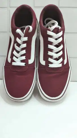 Jual sepatu casual wanita Vans marun size 39