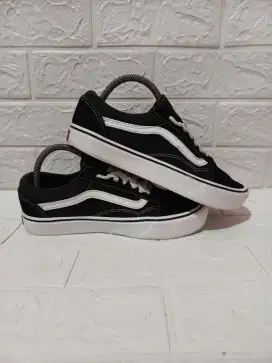 Vans Old skool classic black white size 39 fit to 40 (25cm)