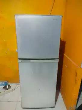 Kulkas 2 Pintu SHARP